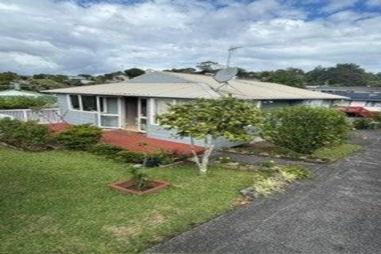 Photo of property in 62 Maywood Crescent, Glen Eden, Auckland, 0602