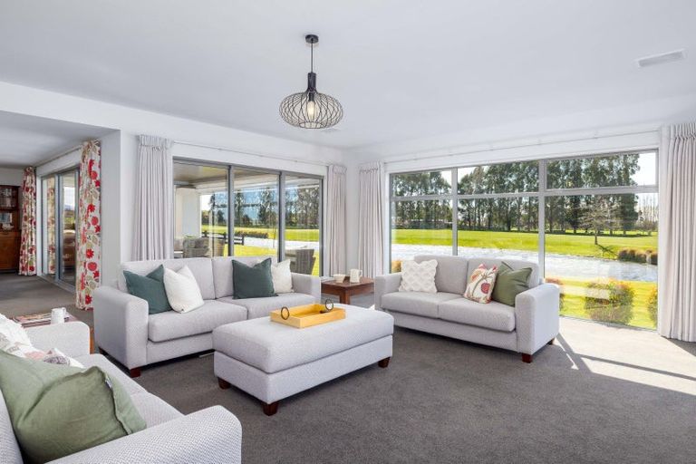 Photo of property in 52 Mapleham Drive, Pegasus, 7612