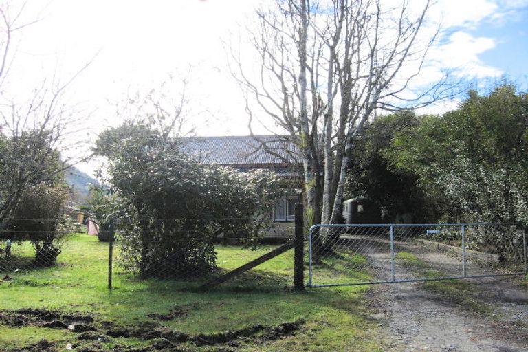 Photo of property in 6 Edwyn Street, Blackball, 7804