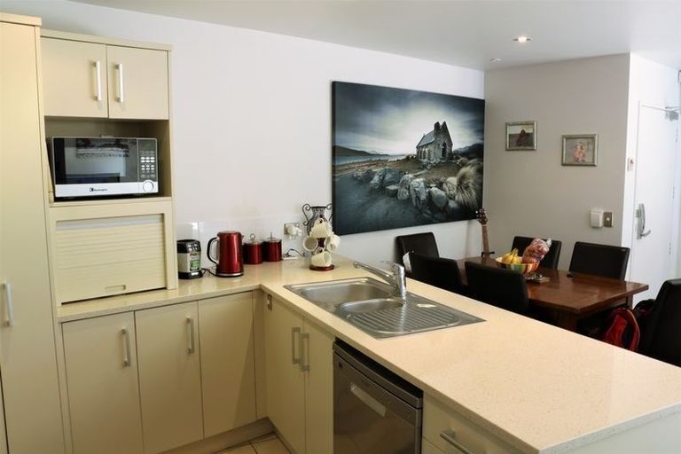 Photo of property in 1/7 The Avenue, Albany, Auckland, 0632