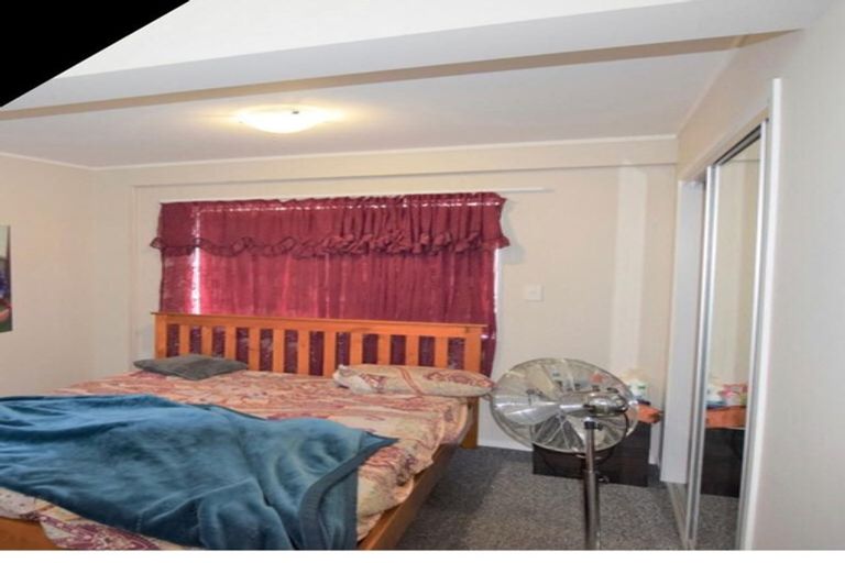 Photo of property in 39 Sunnyside Road, Sunnyvale, Auckland, 0612