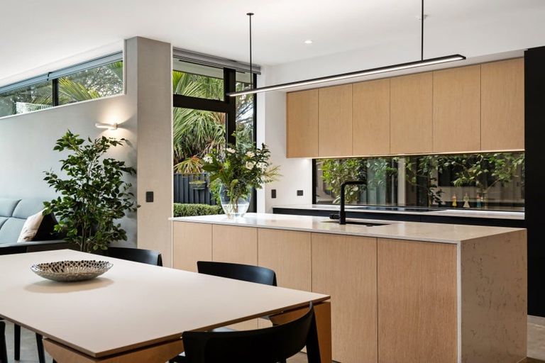 Photo of property in 35a Pitau Road, Mount Maunganui, 3116