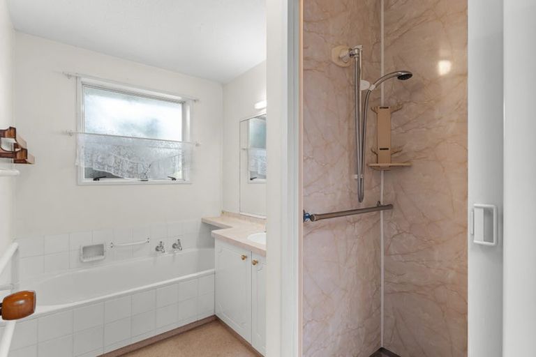 Photo of property in 1/5 Cottesmore Close, Burnside, Christchurch, 8053