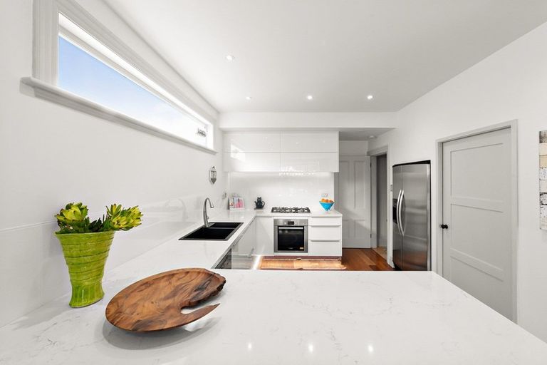 Photo of property in 84 Muritai Road, Eastbourne, Lower Hutt, 5013