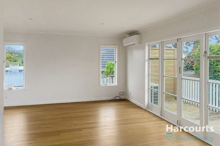 Photo of property in 11 Kamara Road, Glen Eden, Auckland, 0602