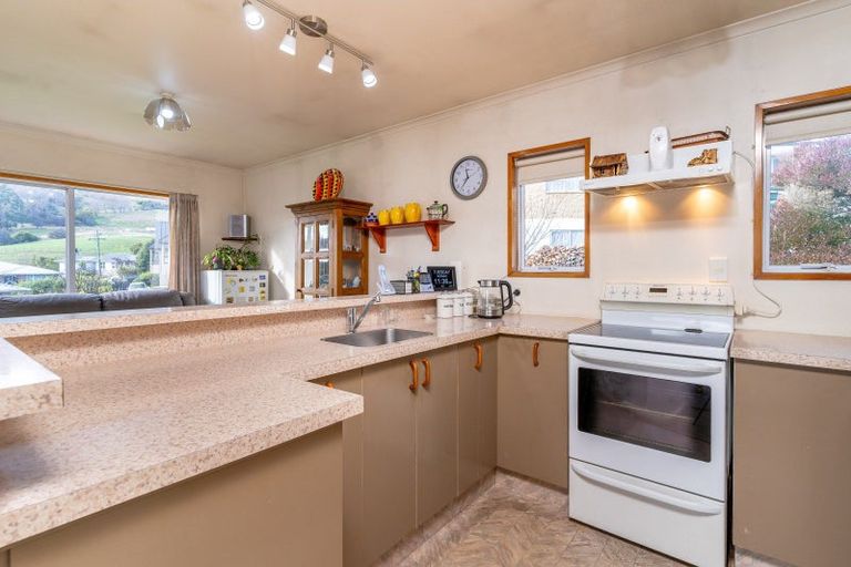 Photo of property in 22 Elwyn Crescent, Green Island, Dunedin, 9018