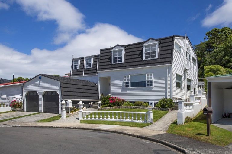 Photo of property in 7 Epping Grove, Karori, Wellington, 6012