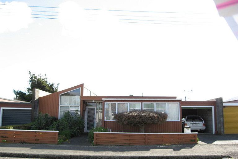 Photo of property in 12 Totara Street, Marton, 4710