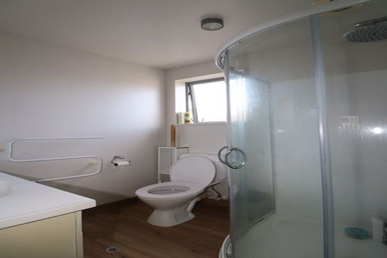 Photo of property in 5b Paeroa Street, Riccarton, Christchurch, 8041