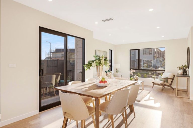 Photo of property in 4 Babos Avenue, Kumeu, 0810