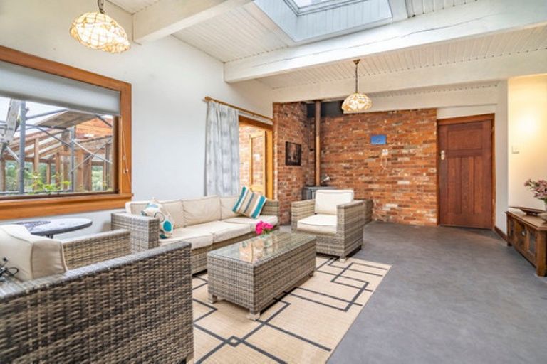 Photo of property in 16 Centre Bush Otapiri Road, Centre Bush, Winton, 9782