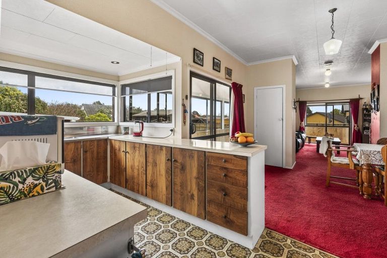 Photo of property in 12 Dunn Street, Egmont Village, 4372