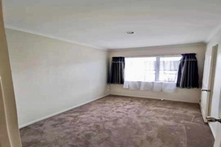 Photo of property in 19 Shah Place, Glen Eden, Auckland, 0602