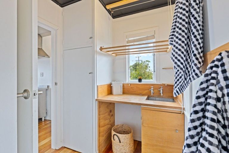 Photo of property in 13 York Crescent, Westown, New Plymouth, 4310