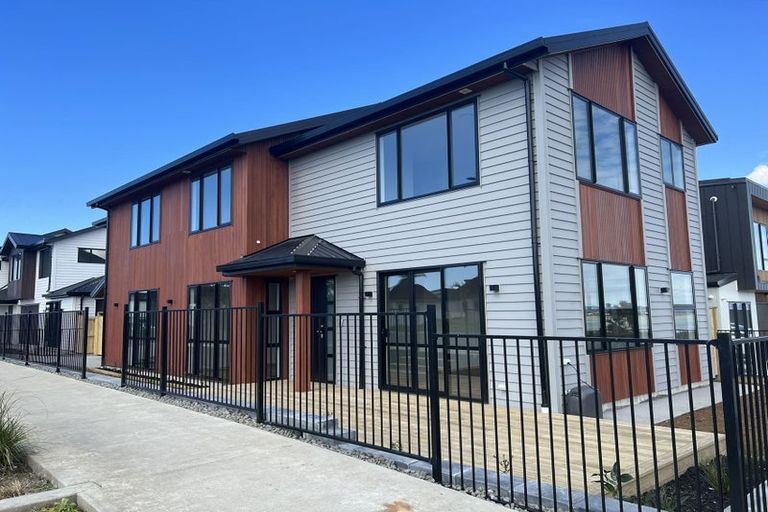 Photo of property in 2 Picnic Point Road, Hobsonville, Auckland, 0616