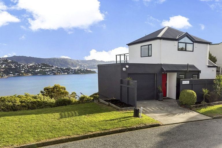 Photo of property in 115a Akaroa Drive, Maupuia, Wellington, 6022