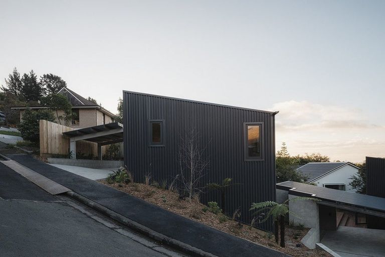 Photo of property in 2/86 Landsdowne Terrace, Cashmere, Christchurch, 8022