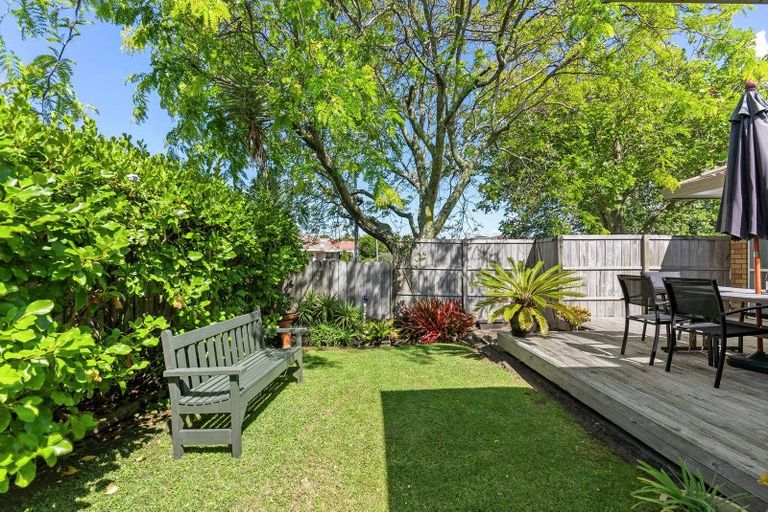 Photo of property in 1/23 Tarnica Road, Northpark, Auckland, 2013