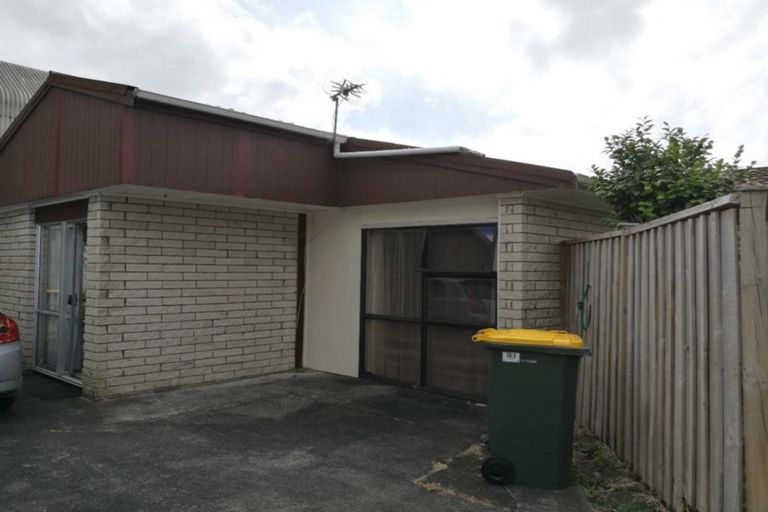 Photo of property in 3/29 Garelja Road, Henderson, Auckland, 0612