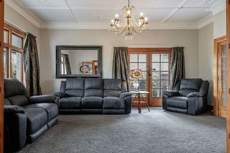 Photo of property in 24 Elmira Avenue, Hokowhitu, Palmerston North, 4410