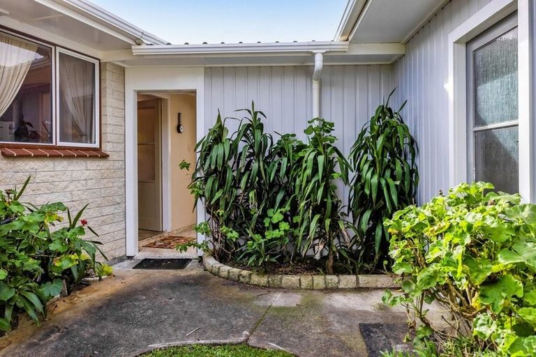 Photo of property in 84 Domett Street, Opunake, 4616