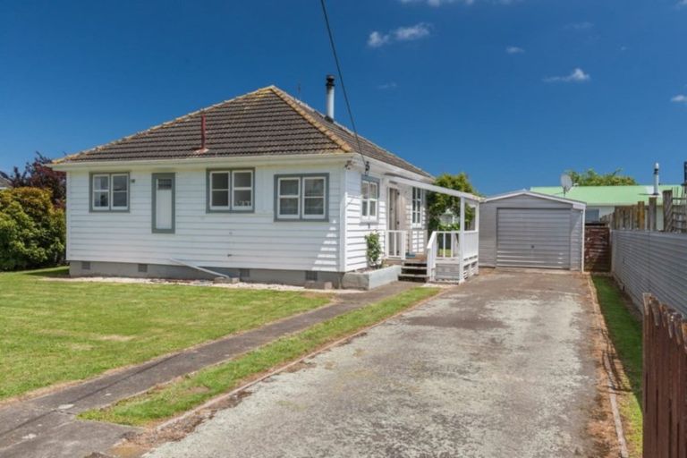 Photo of property in 17 Russell Street, Foxton, 4814