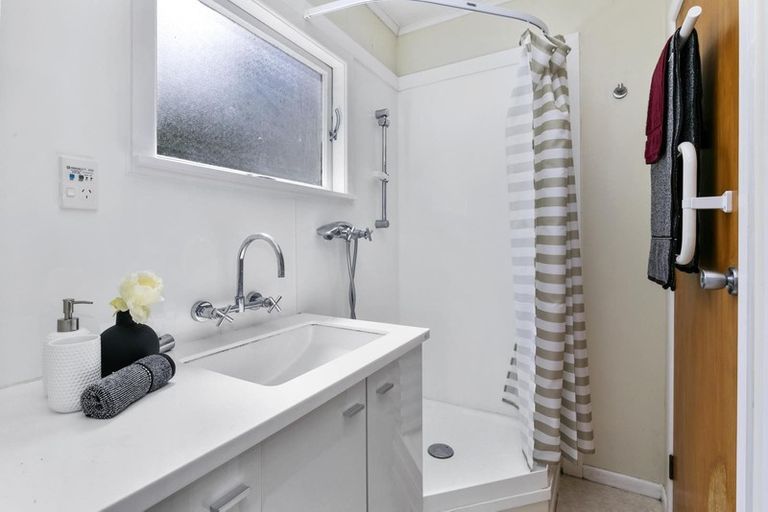 Photo of property in 18a Barraud Street, Avalon, Lower Hutt, 5011