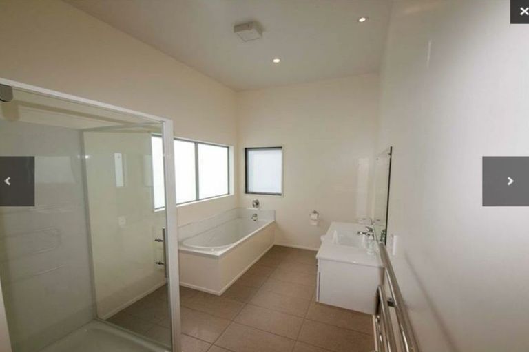 Photo of property in 30 Erlestoke Crescent, Churton Park, Wellington, 6037