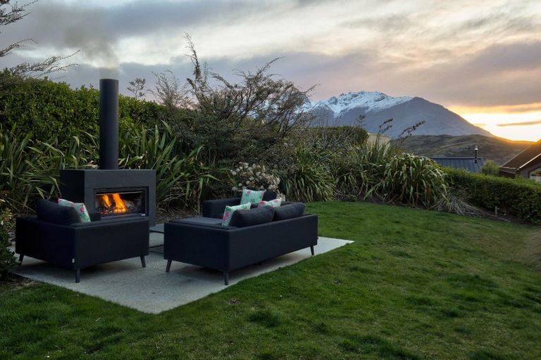 Photo of property in 37 Mcadam Drive, Jacks Point, Queenstown, 9371