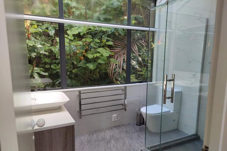 Photo of property in 35 Park Road, Titirangi, Auckland, 0604