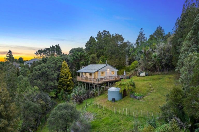 Photo of property in 211 Whitehills Road, Waitoki, Silverdale, 0994