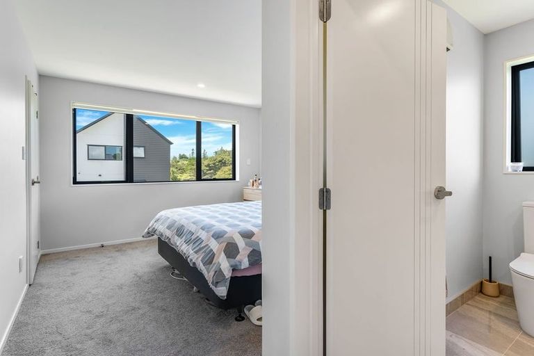 Photo of property in 26 Kaimai Avenue, Massey, Auckland, 0614