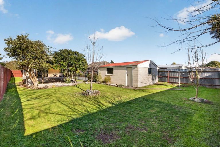 Photo of property in 40 Oakley Crescent, Hornby, Christchurch, 8042