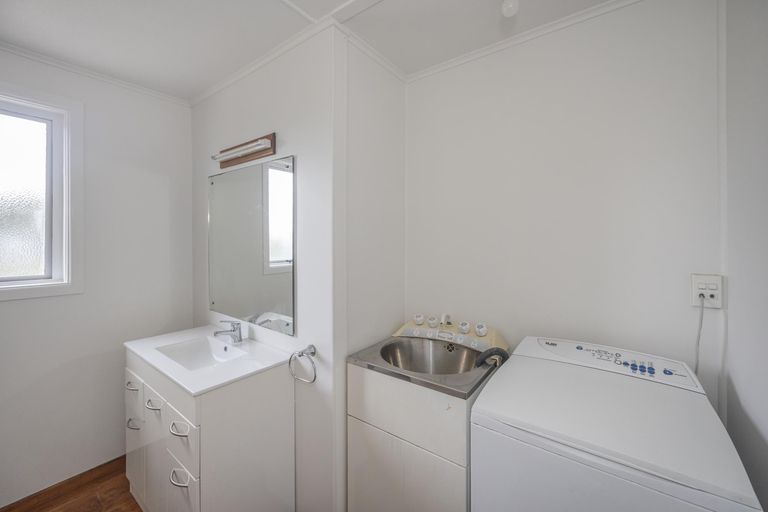 Photo of property in 28 Awamoa Road, Holmes Hill, Oamaru, 9401