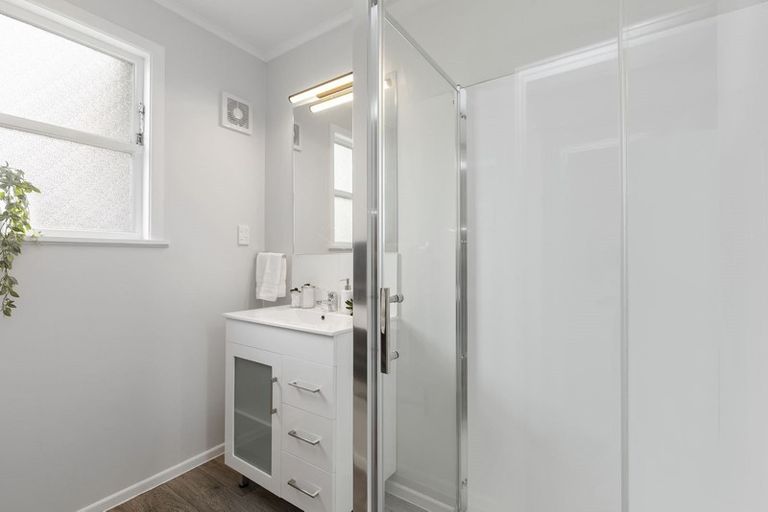 Photo of property in 180 Naenae Road, Naenae, Lower Hutt, 5011