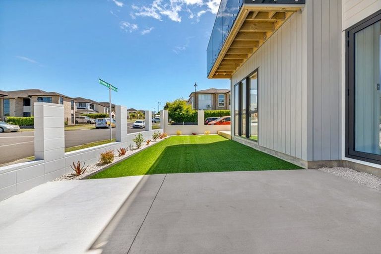 Photo of property in 20 Hughs Way, Flat Bush, 2019