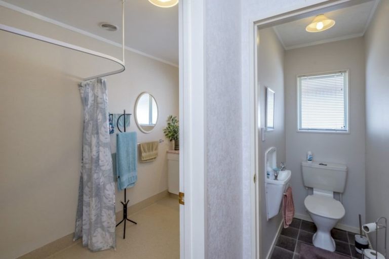 Photo of property in 16a Manchester Street, Levin, 5510