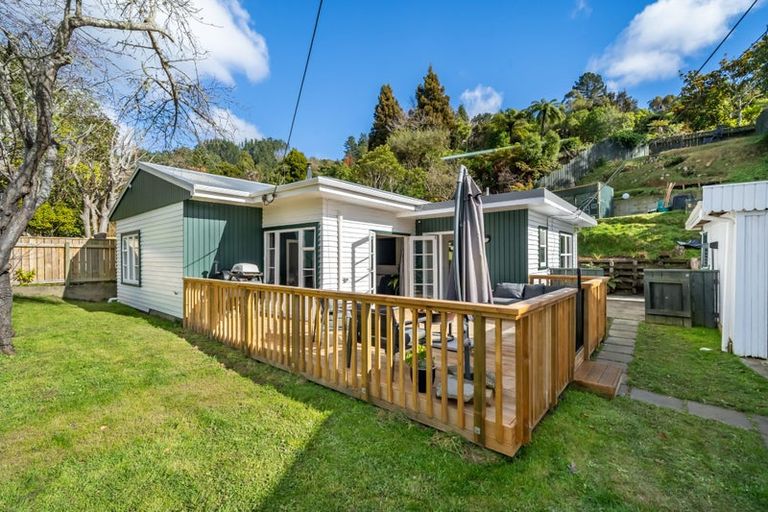 Photo of property in 20 Jocelyn Crescent, Pinehaven, Upper Hutt, 5019
