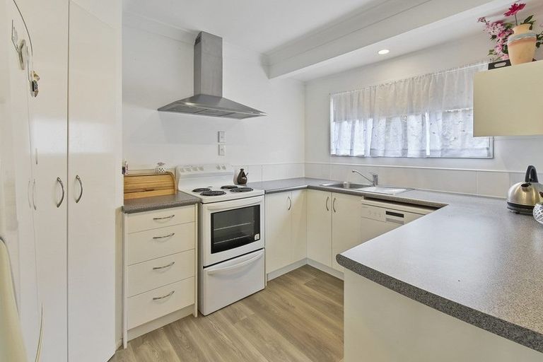 Photo of property in 2/5 King Edward Avenue, Papakura, 2110