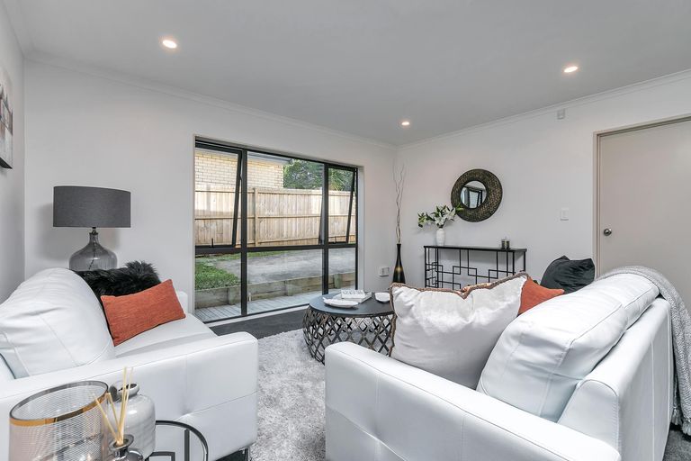 Photo of property in 40a Roberts Road, Glenfield, Auckland, 0629