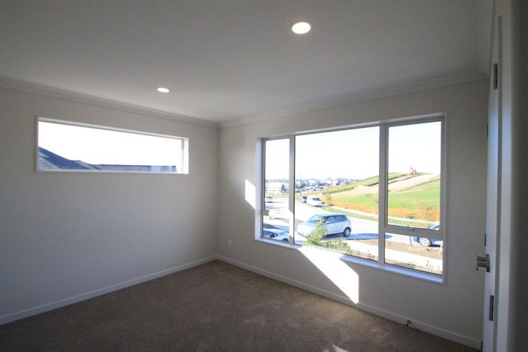 Photo of property in 13 Maka Terrace, Orewa, 0931