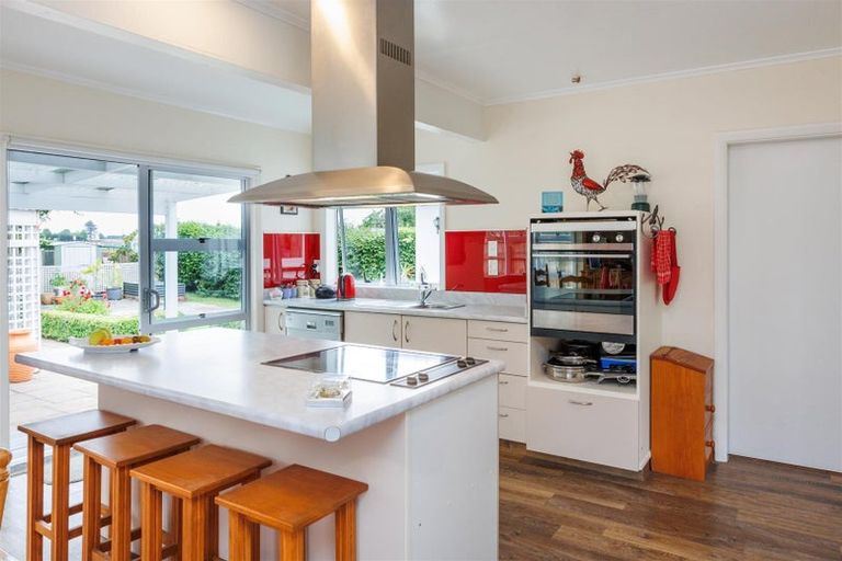 Photo of property in 16 Wilson Street, Bulls, 4818