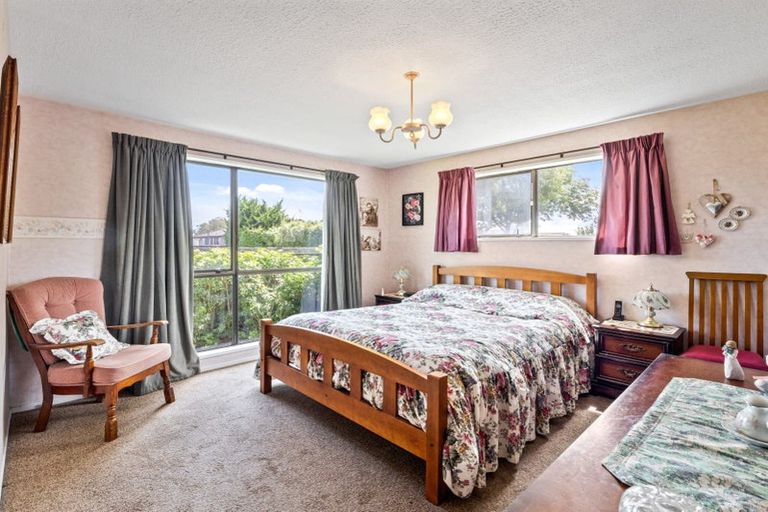 Photo of property in 25 Heaphy Place, Casebrook, Christchurch, 8051