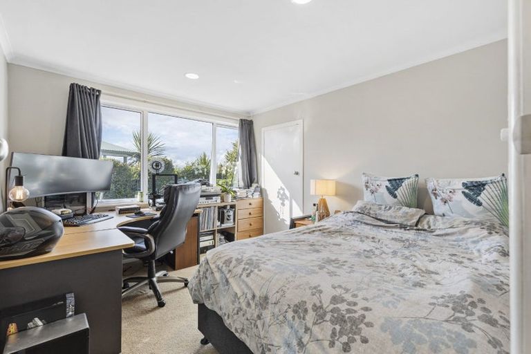 Photo of property in 1 Williams Terrace, Fitzherbert, Palmerston North, 4410