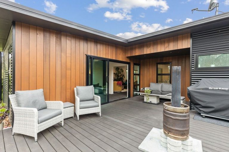 Photo of property in 12 Mackillop Way, Brooklands, New Plymouth, 4310