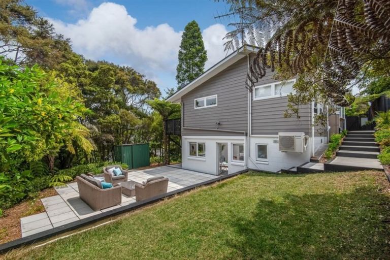 Photo of property in 98 Park Hill Road, Birkenhead, Auckland, 0626