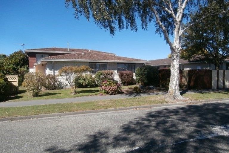 Photo of property in 1/5 Salford Avenue, Redwood, Christchurch, 8051