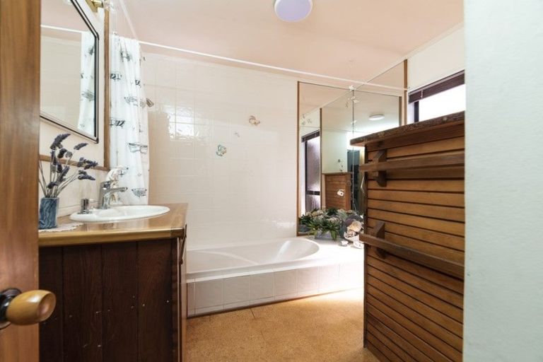 Photo of property in 137a Skudders Beach Road, Kerikeri, 0294