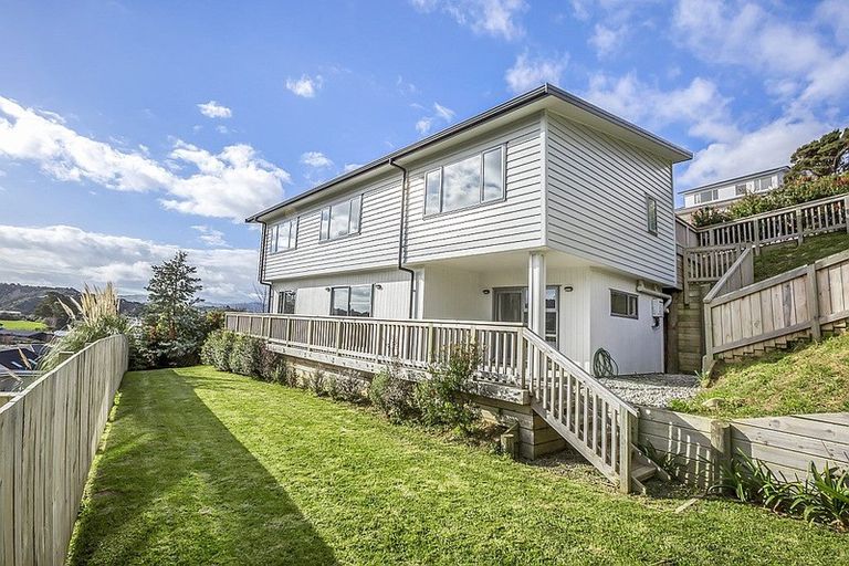 Photo of property in 16 Bluejacket Place, Whitby, Porirua, 5024