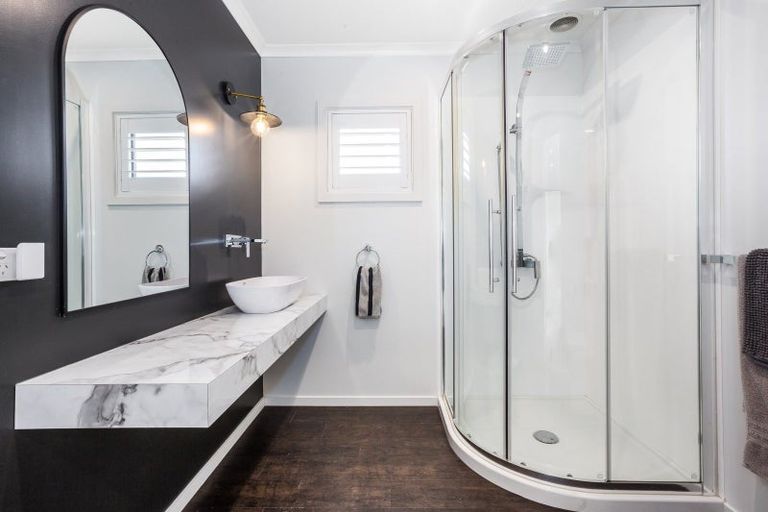 Photo of property in 88 Queen Charlotte Drive, Aotea, Porirua, 5024